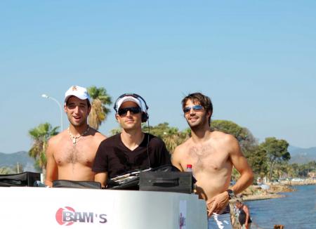Dj San Rocco & Dj Tom Tom Ft Polo From Beach House Crew...
